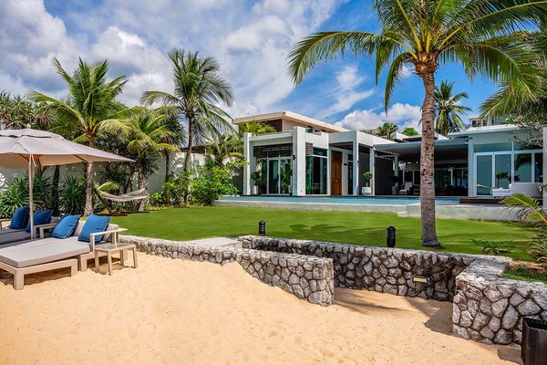 4 Bedroom Beachfront Pool Villa